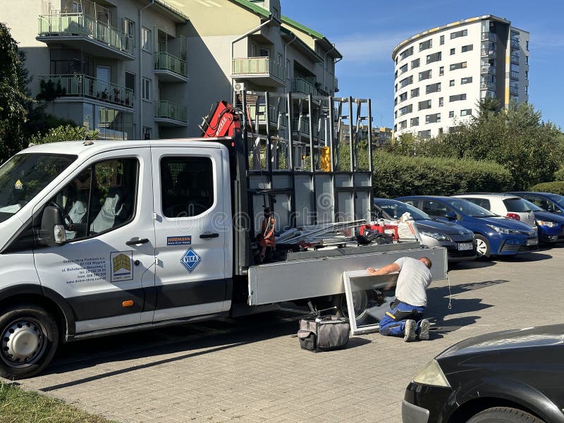 5,986 Truck Repairing Stock Photos - Free & Royalty-Free Stock Photos from  Dreamstime